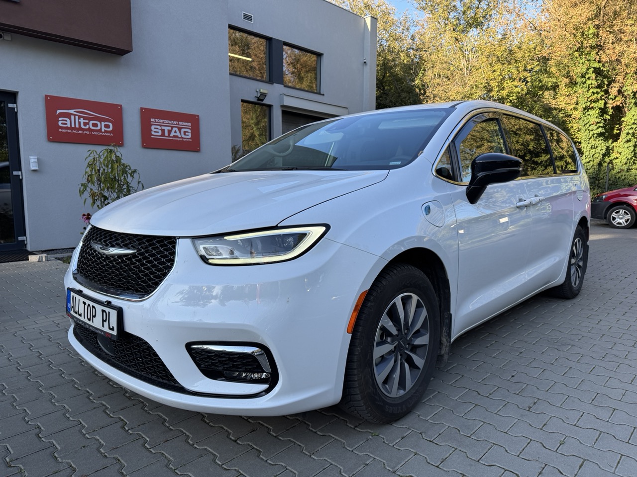 Chrysler Pacifica Hybryda – instalacja LPG